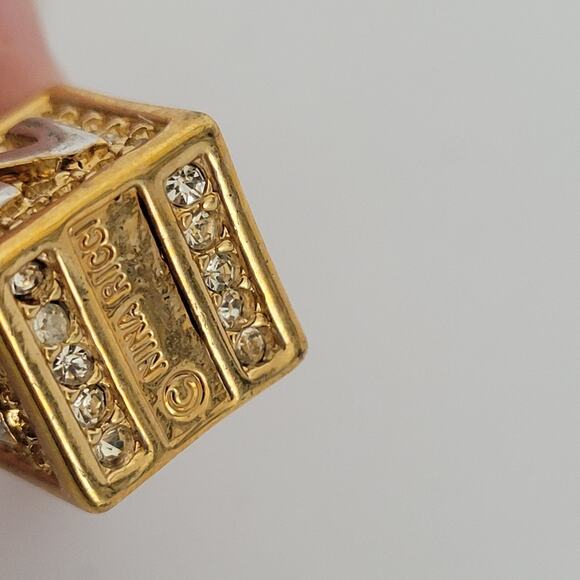 Nina Ricci Gold Necklace with Pendant - Picture 6 of 6